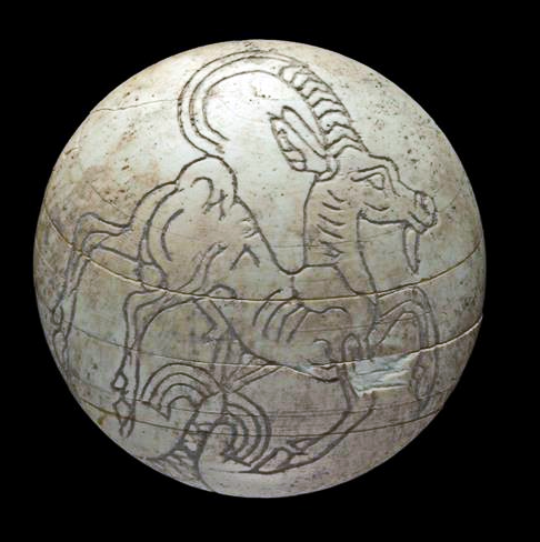 שנהב-מגידו-חפץ-משחק-מעוטר-1